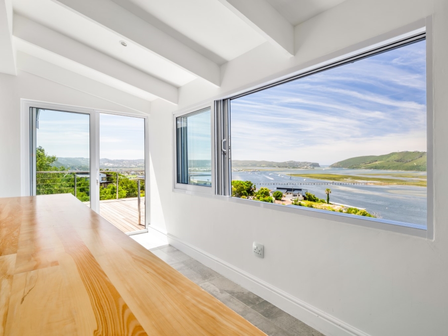 5 Bedroom Property for Sale in Paradise Western Cape